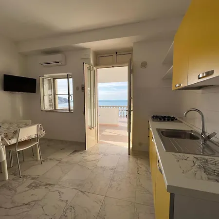 Tramonto 아파트호텔 페스키치